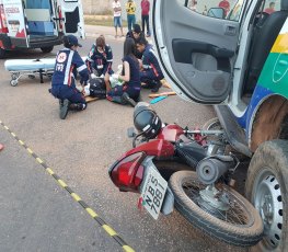 GRAVE - Casal fica ferido em violento acidente com viatura da PM